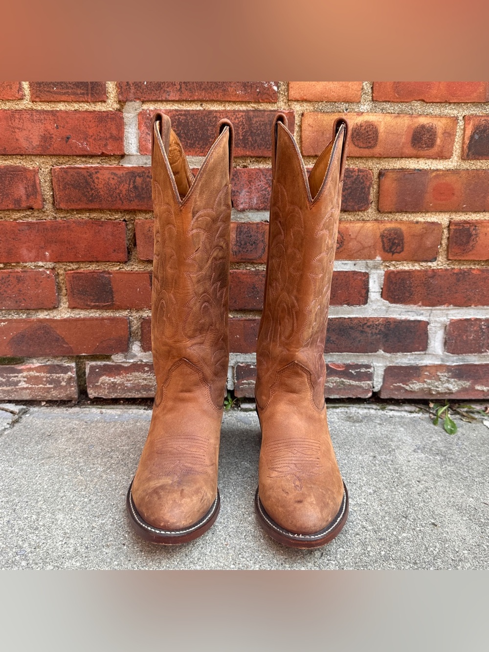 Vintage Tan Leather Western Cowboy Boots - Picture 3 of 11